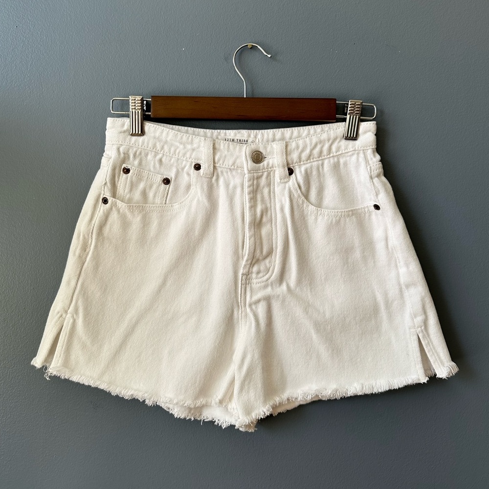 White High waisted Jean shorts